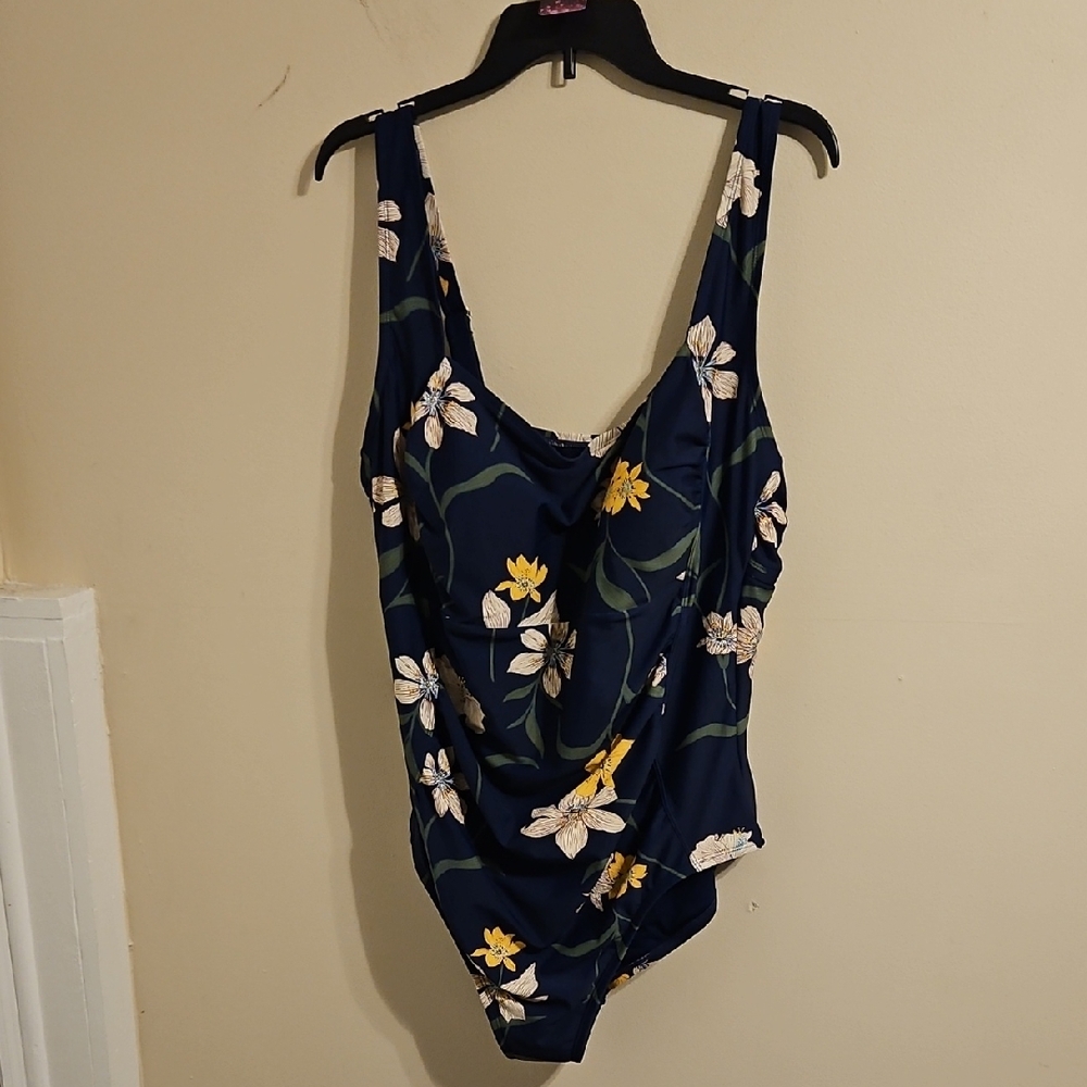 Shade & Shore Navy Floral One Piece Bathing Suit. NWT